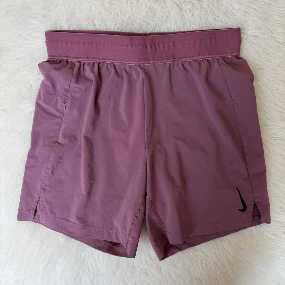 Nike Men's Dri-Fit Yoga 2-in-1 Training Shorts sz small Fossil Rose/Oxen Brown